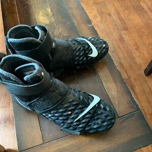 Nike Men's Force Savage Elite 2 Football Cleats Size 10